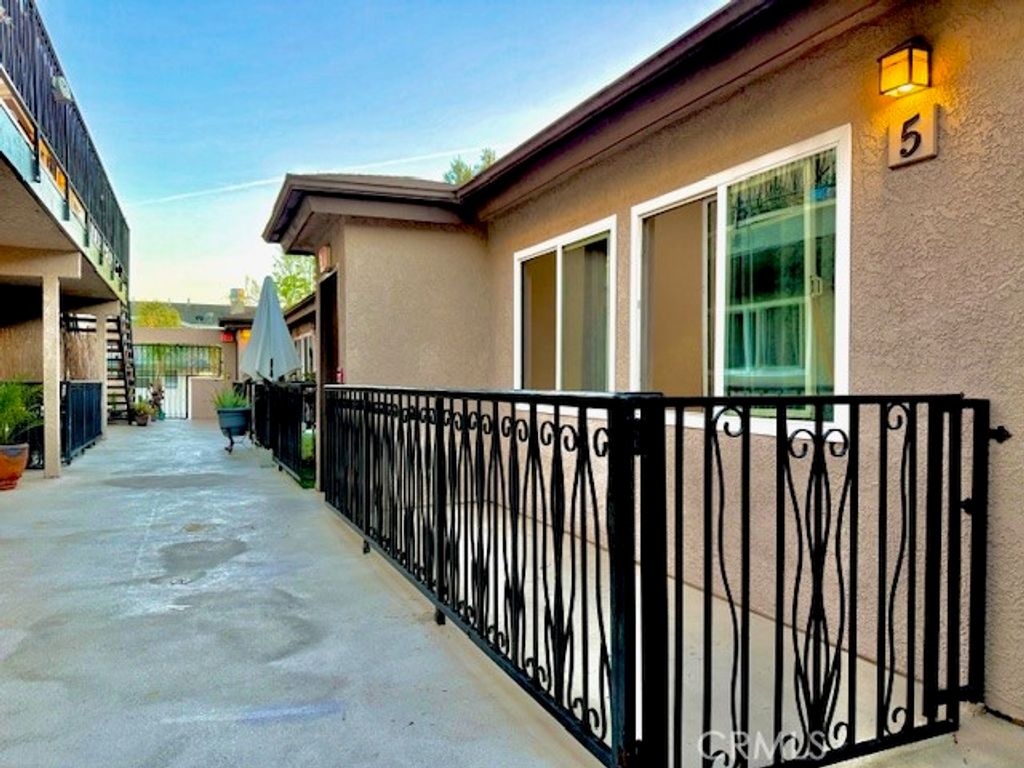 1100 Walnut Avenue 5, Long Beach, CA 90813