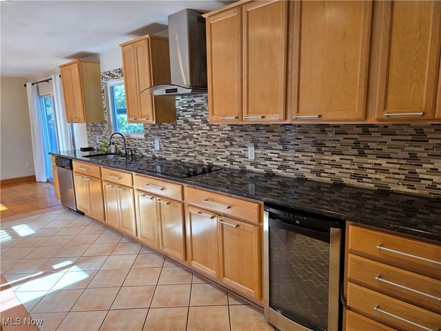 18248 Meadow Lane, Strongsville, OH 44136