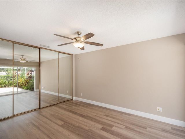 1404 Silverleaf Oak Court, Palm Beach Gardens, FL 33410