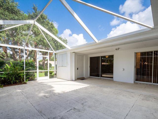 1404 Silverleaf Oak Court, Palm Beach Gardens, FL 33410