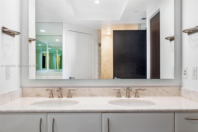 1331 Brickell Bay Dr 1703, Miami, FL 33131