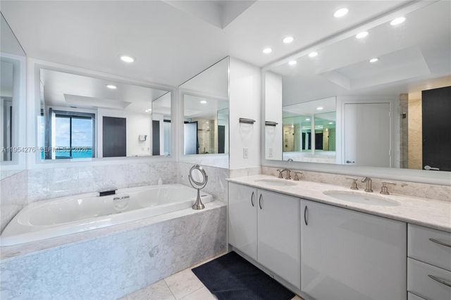 1331 Brickell Bay Dr 1703, Miami, FL 33131