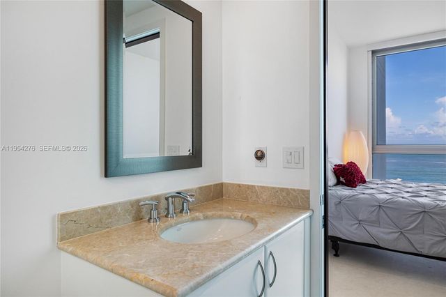 1331 Brickell Bay Dr 1703, Miami, FL 33131