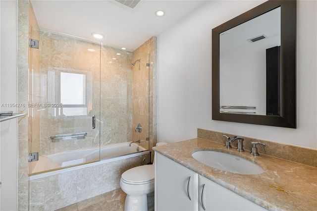 1331 Brickell Bay Dr 1703, Miami, FL 33131