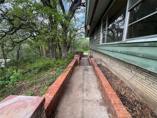 104 Chula Vista ST, San Marcos, TX 78666