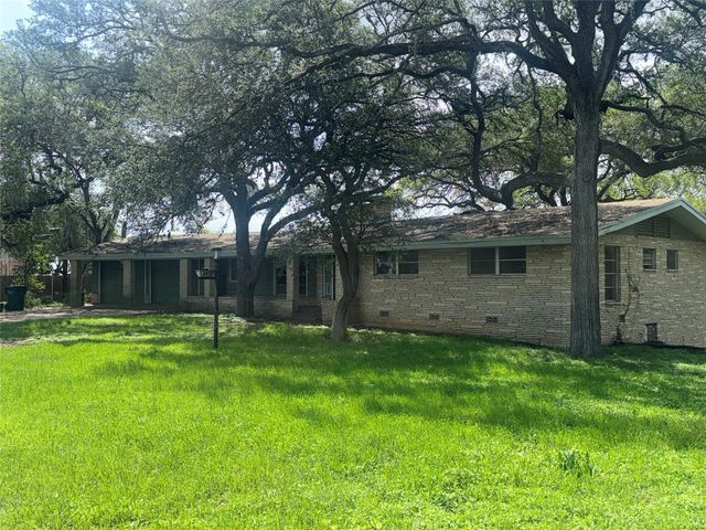 104 Chula Vista ST, San Marcos, TX 78666