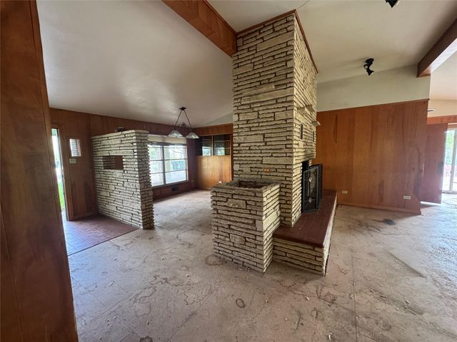 104 Chula Vista ST, San Marcos, TX 78666