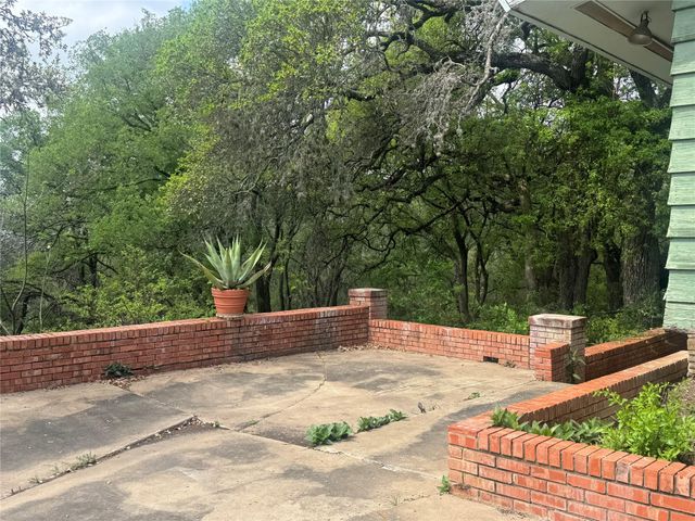 104 Chula Vista ST, San Marcos, TX 78666