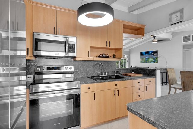 2430 Key Largo Lane, Fort Lauderdale, FL 33312