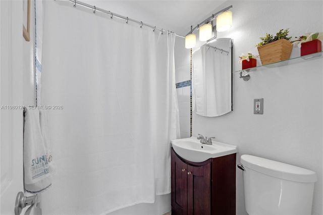 2430 Key Largo Lane, Fort Lauderdale, FL 33312