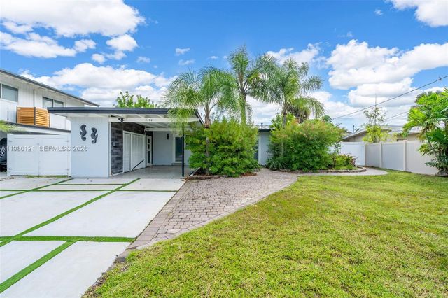 2430 Key Largo Lane, Fort Lauderdale, FL 33312