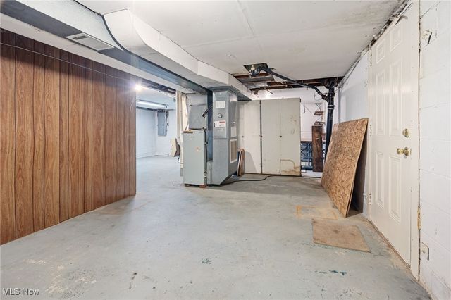 4160 Roselawn Avenue SW, Massillon, OH 44646