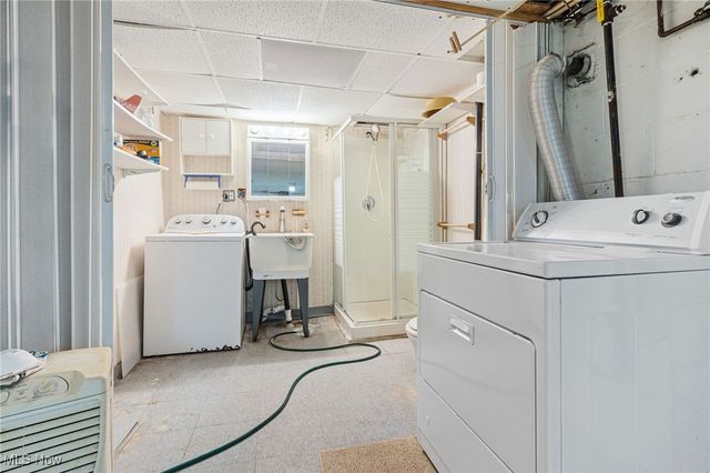 4160 Roselawn Avenue SW, Massillon, OH 44646