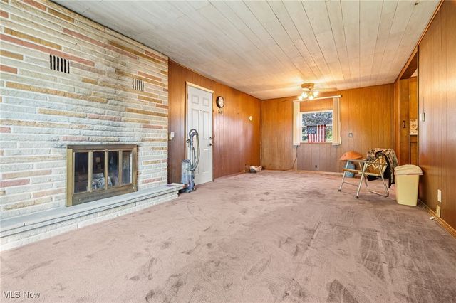 4160 Roselawn Avenue SW, Massillon, OH 44646