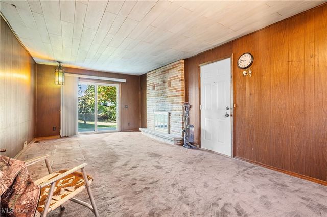 4160 Roselawn Avenue SW, Massillon, OH 44646