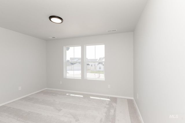 901 Strike Eagle St, Mountain Home, ID 83647