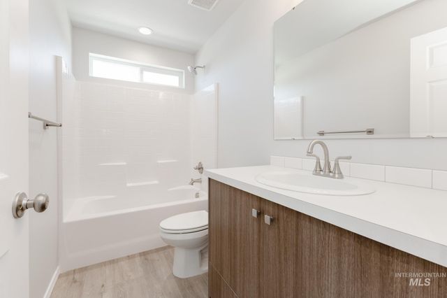 901 Strike Eagle St, Mountain Home, ID 83647