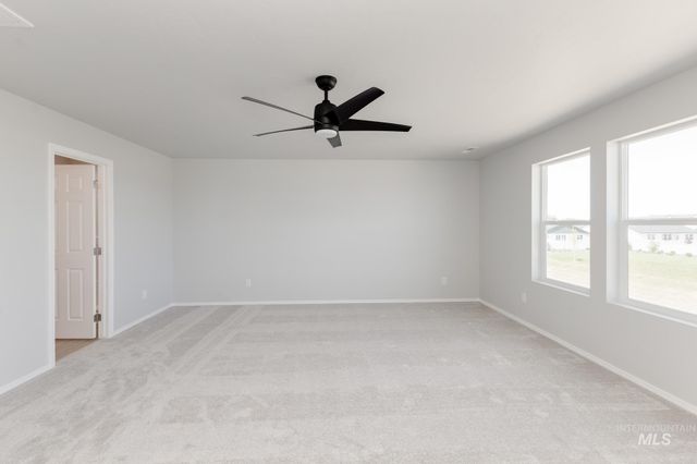 901 Strike Eagle St, Mountain Home, ID 83647