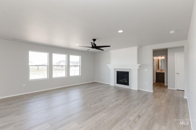 901 Strike Eagle St, Mountain Home, ID 83647