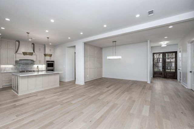 33 Mereville Place, Little Rock, AR 72223