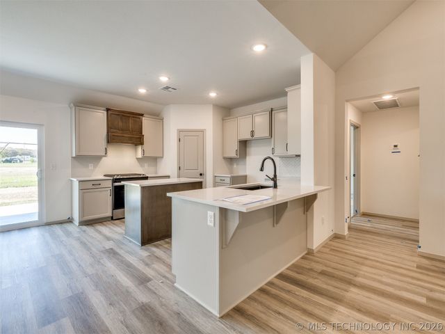 6029 E 123rd Street S, Bixby, OK 74008