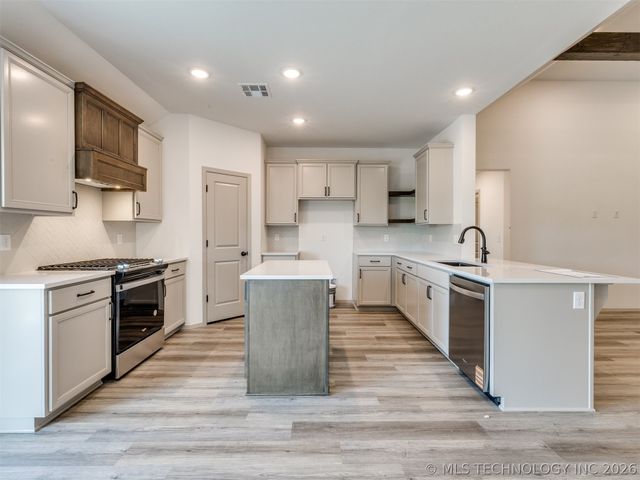 6029 E 123rd Street S, Bixby, OK 74008