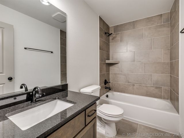 6029 E 123rd Street S, Bixby, OK 74008