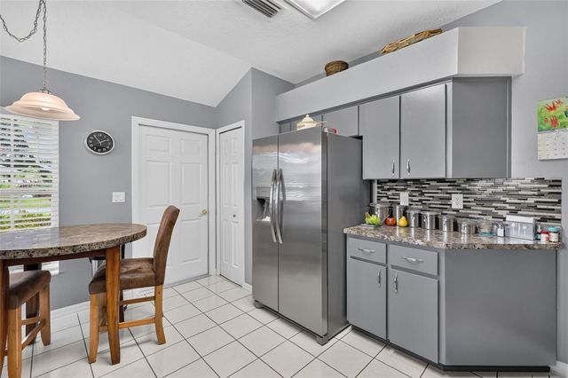 5704 KING JAMES AVENUE, Leesburg, FL 34748