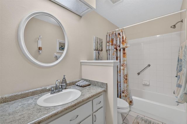 5704 KING JAMES AVENUE, Leesburg, FL 34748