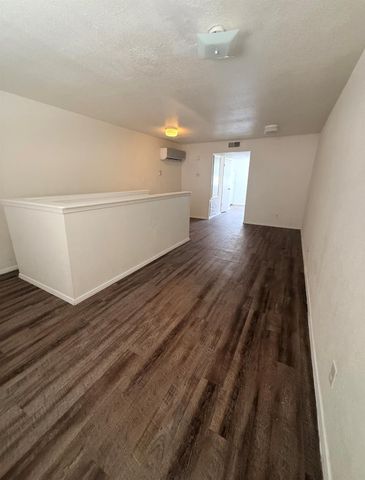 928 Postoffice 16, Galveston, TX 77550