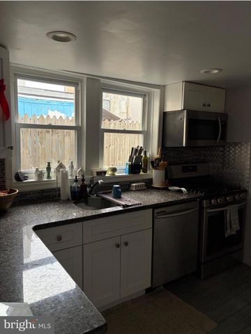 2061 E HAGERT ST, Philadelphia, PA 19125