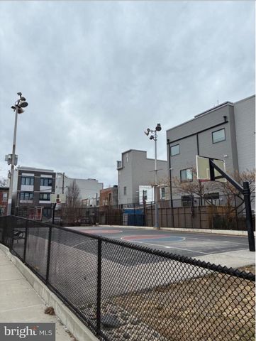 2061 E HAGERT ST, Philadelphia, PA 19125