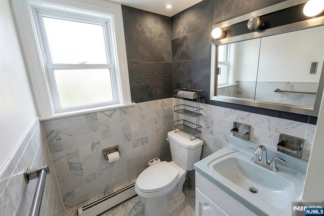 90 Cedar Street, Ridgefield Park, NJ 07660
