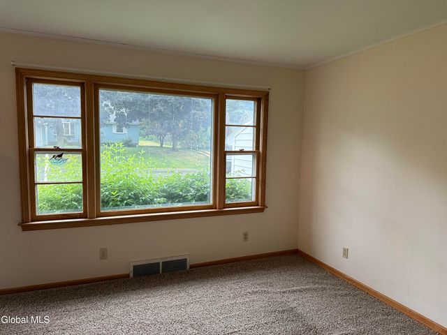 11 Alvina Boulevard, Guilderland, NY 12203