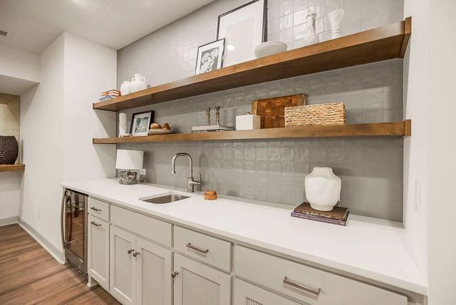 17620 High Street, Overland Park, KS 66085