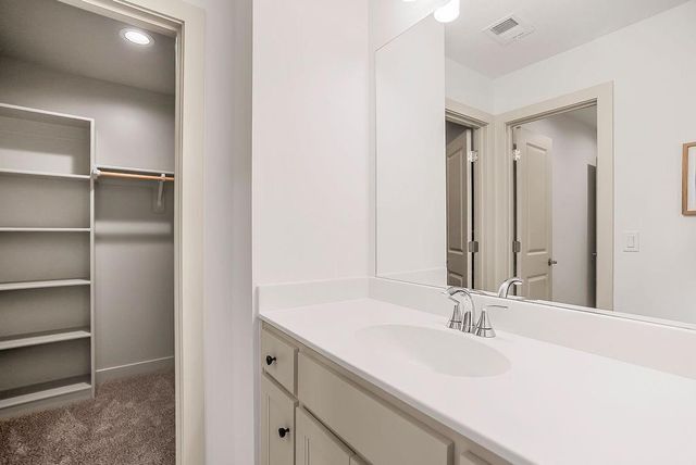 17620 High Street, Overland Park, KS 66085