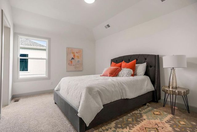 17620 High Street, Overland Park, KS 66085