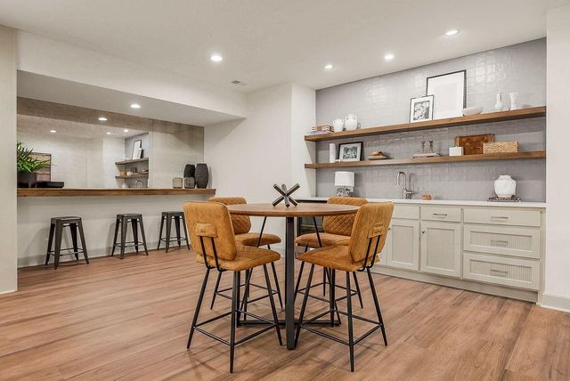17620 High Street, Overland Park, KS 66085