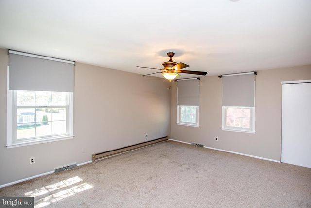 24 SANDY RIDGE DR, Doylestown, PA 18901