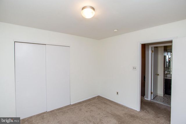 24 SANDY RIDGE DR, Doylestown, PA 18901