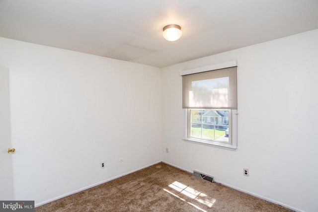 24 SANDY RIDGE DR, Doylestown, PA 18901