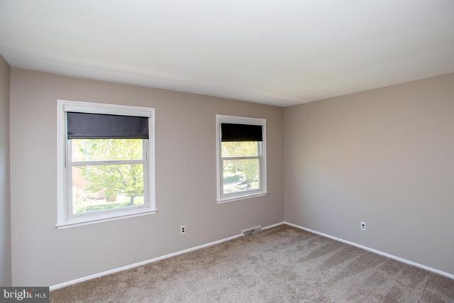 24 SANDY RIDGE DR, Doylestown, PA 18901