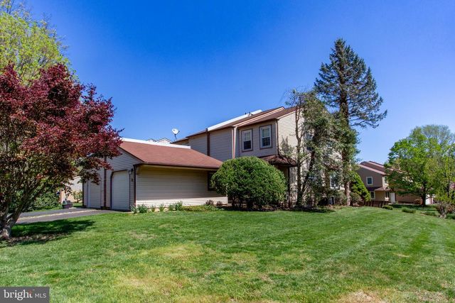 24 SANDY RIDGE DR, Doylestown, PA 18901