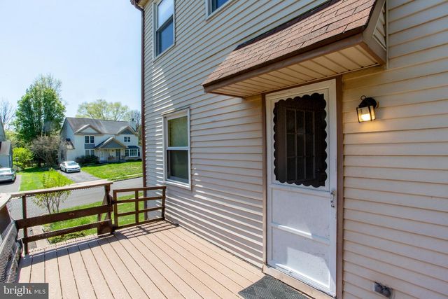 24 SANDY RIDGE DR, Doylestown, PA 18901
