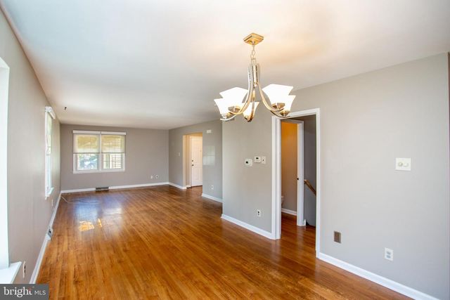 24 SANDY RIDGE DR, Doylestown, PA 18901