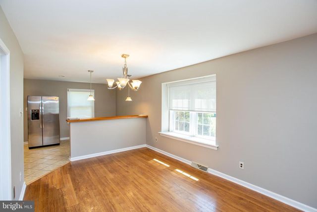 24 SANDY RIDGE DR, Doylestown, PA 18901