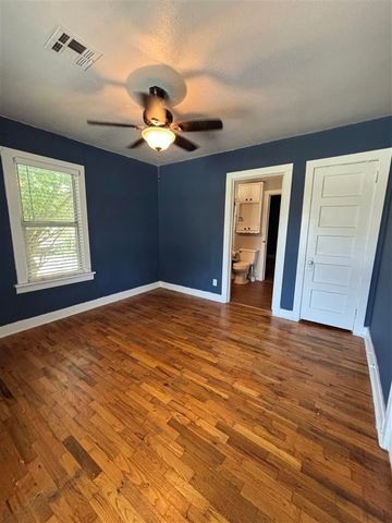 611 7th St, Elgin, OK 73538
