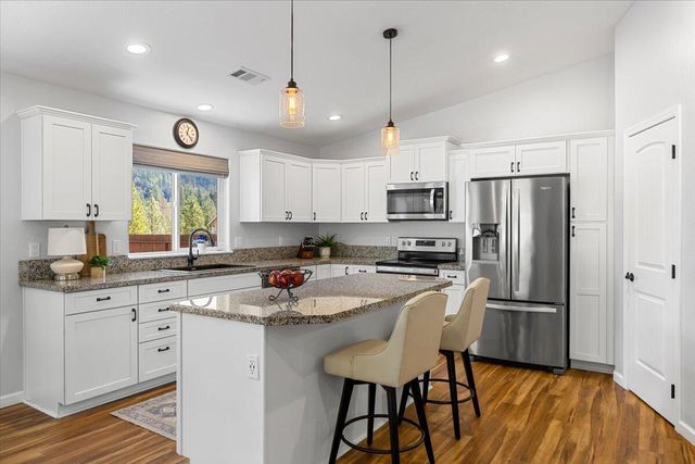 353 Cedar Ridge Drive, Cave Junction, OR 97523