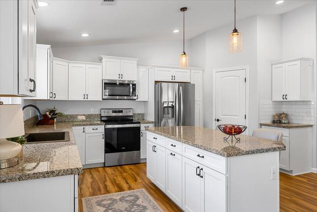 353 Cedar Ridge Drive, Cave Junction, OR 97523