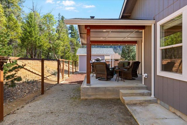353 Cedar Ridge Drive, Cave Junction, OR 97523